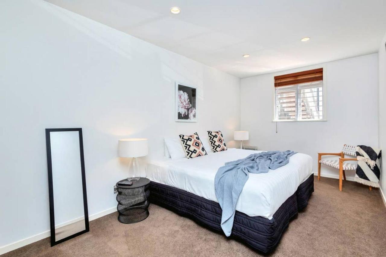 Apartment Spacious 2br Near Westfield Newmarket