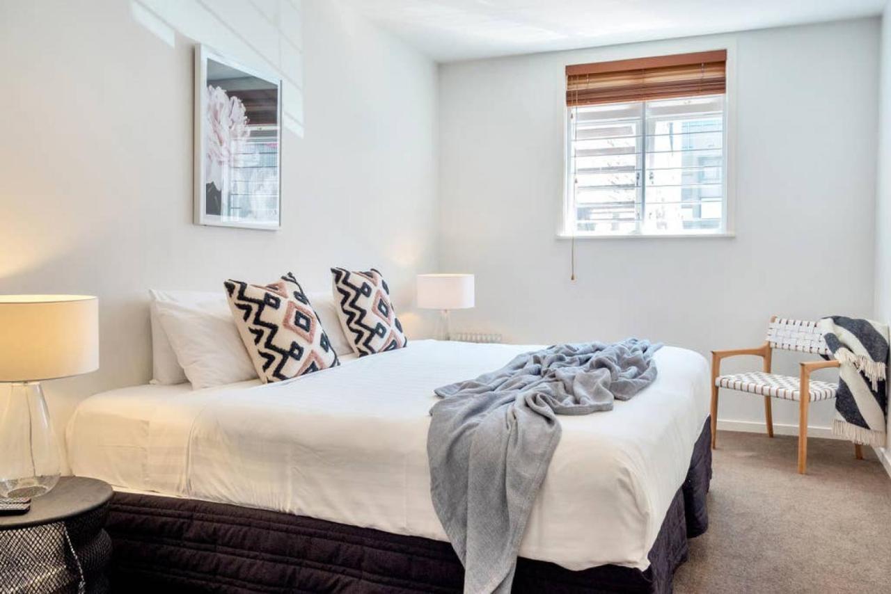 Spacious 2br Near Westfield Newmarket Apartment *