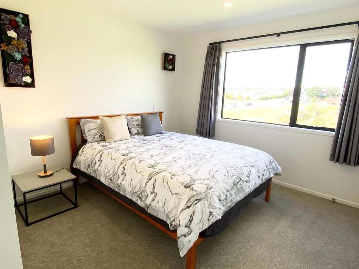 Stunning Townhouse - Walking To Botany Shopping Center *