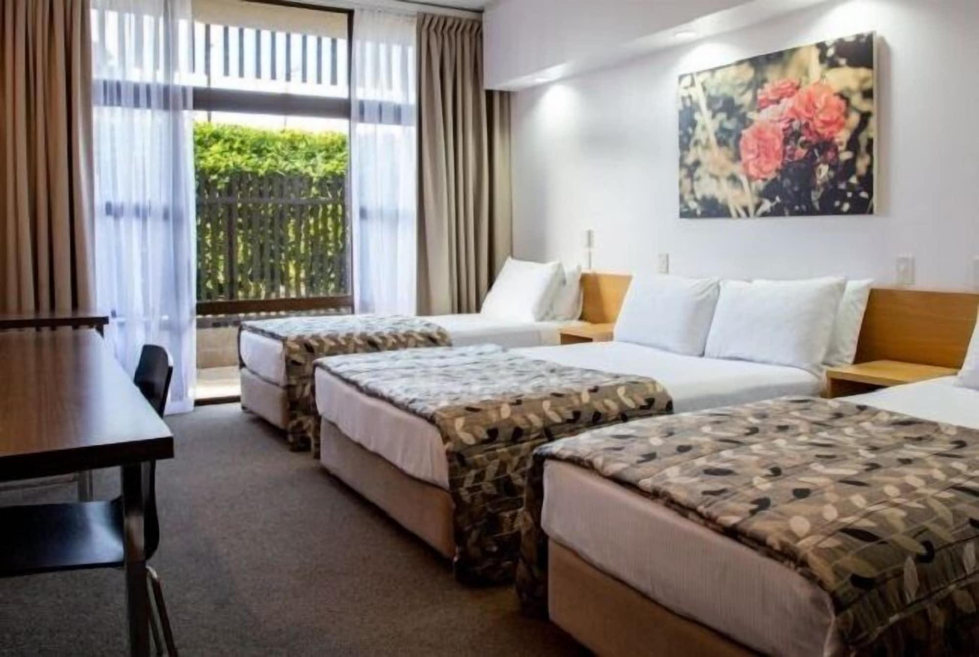 Rose Park 4*
