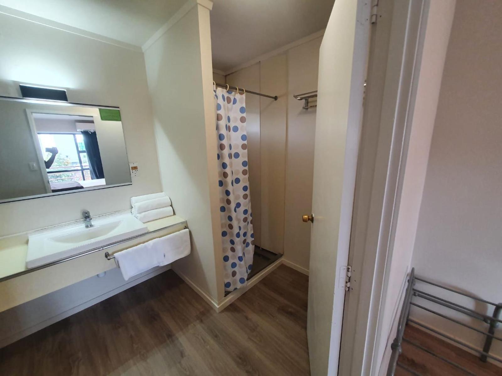 Ascot Epsom Motel 2*