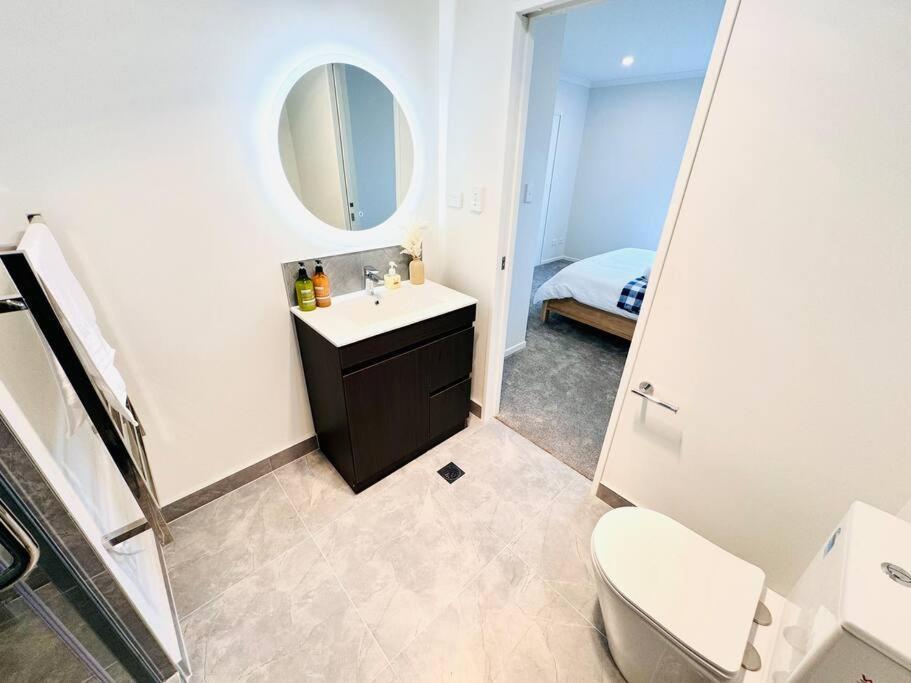 Henderson - 4-bedrooms Apartment Auckland