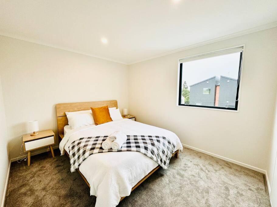 Apartment Henderson - 4-bedrooms Auckland