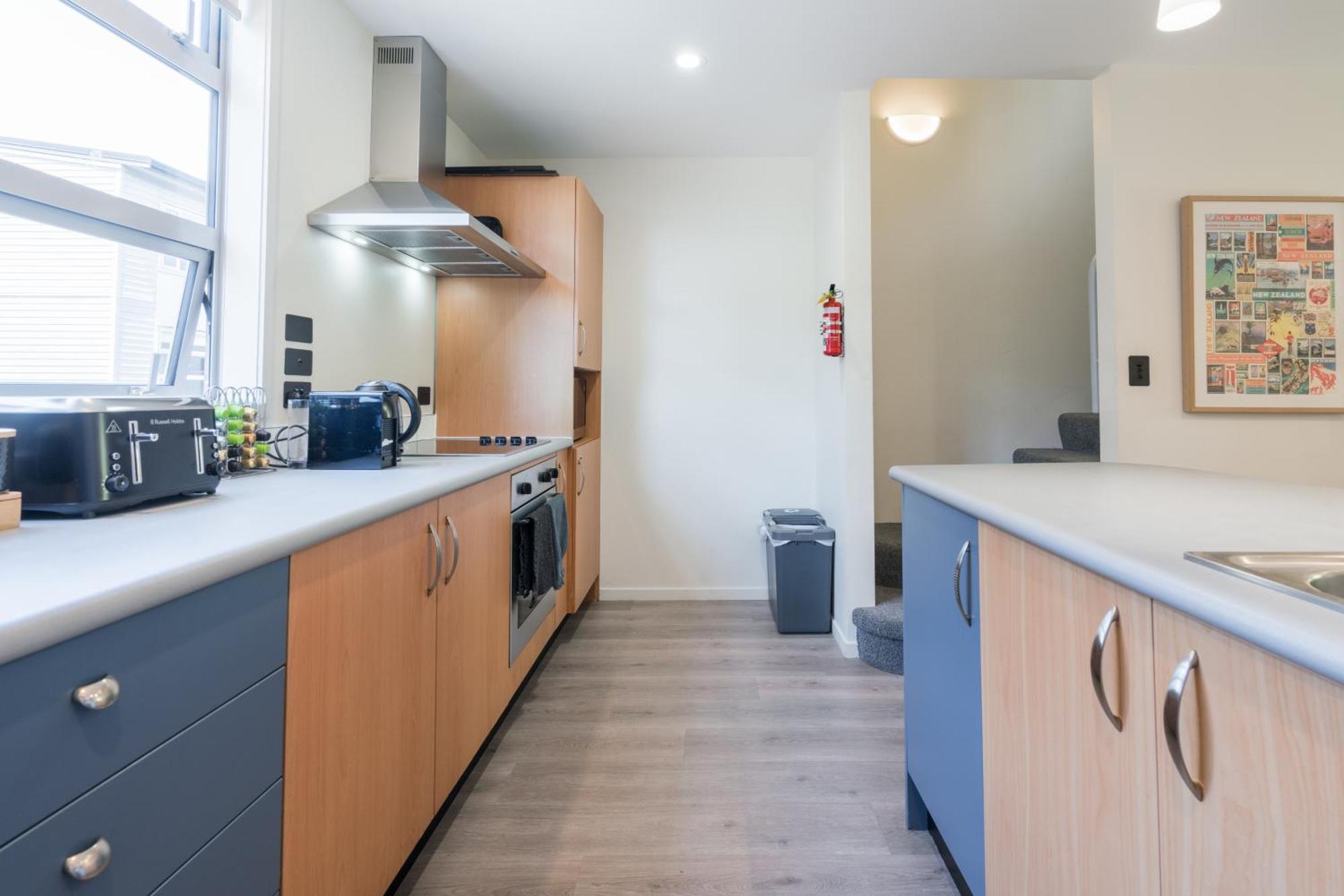 Spacious Near Cbd Pool Parking 3br Apartment