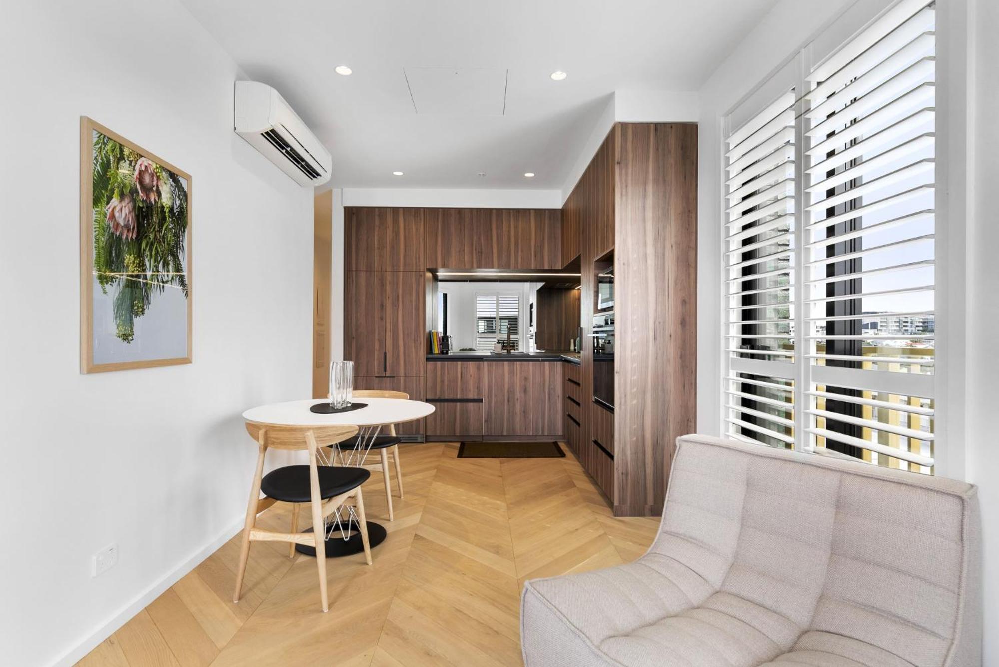 Apartment Greenhouse By Urban Rest *