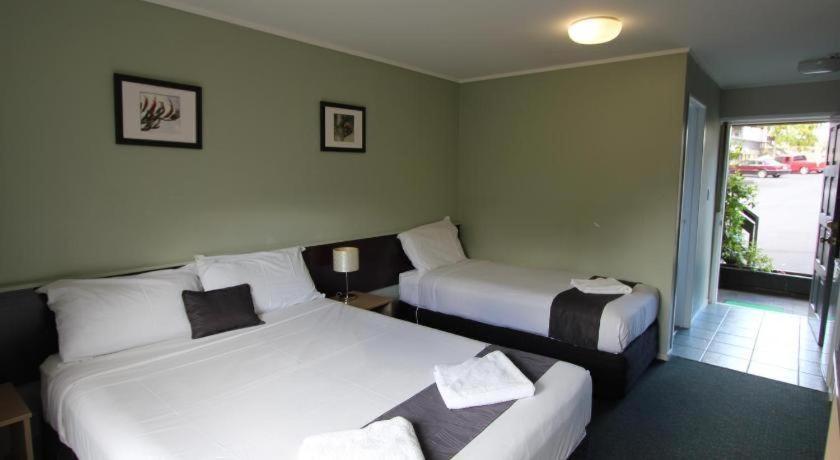 80 3* Auckland