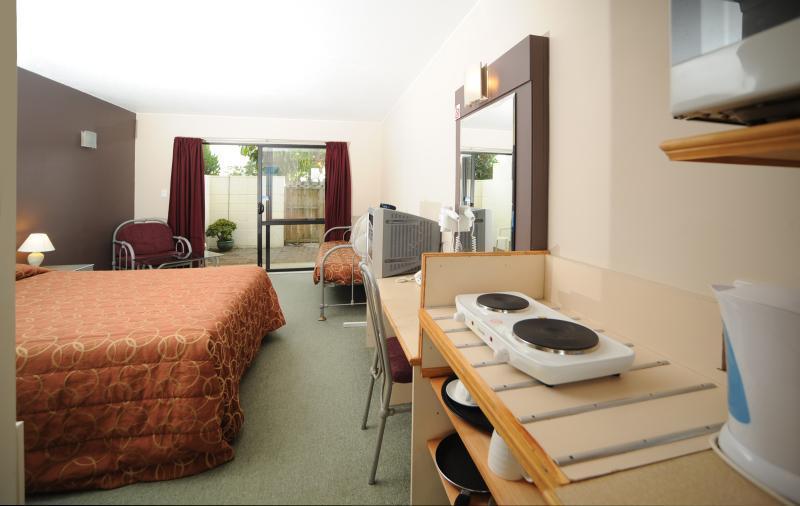 Ascot Epsom Motel 2*