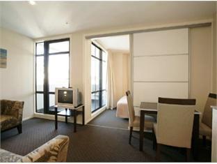 Aparthotel Quest On Queen Serviced 4*