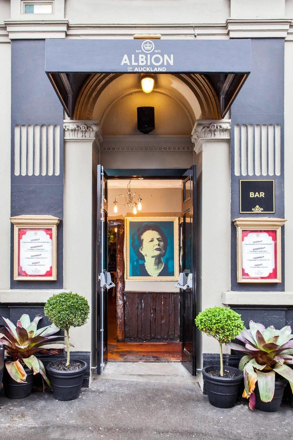Hotel Albion