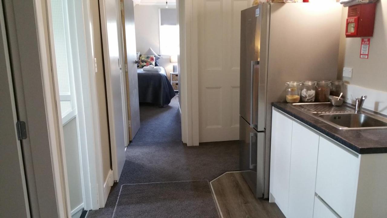 Budget * Auckland